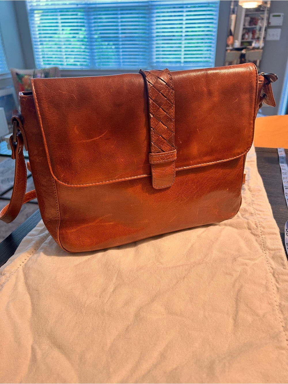 Ashwood Classic Leather Crossbody Bag in Warm Chestnut